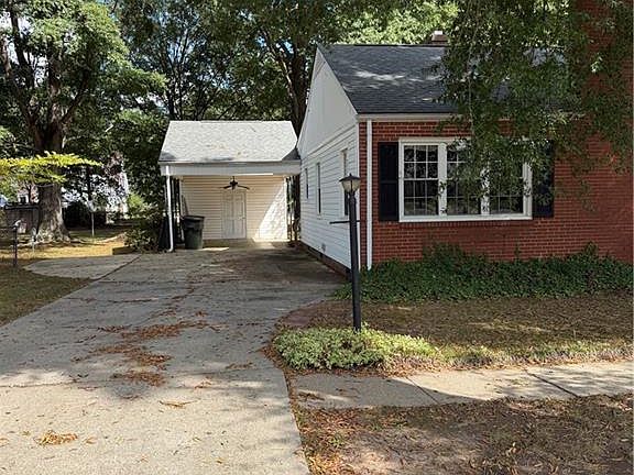 2nd image of 320 Maple St