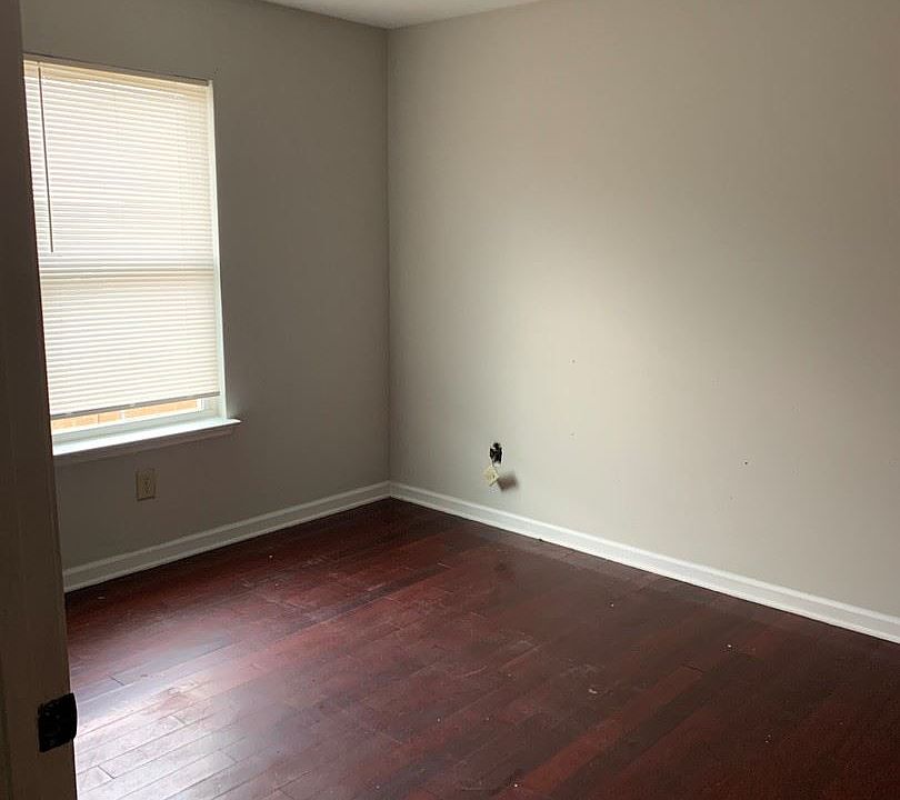 2nd image of 615 40th Ave N #D
