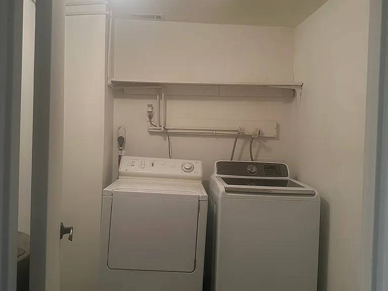 1609 Barry Rd — Photo 10