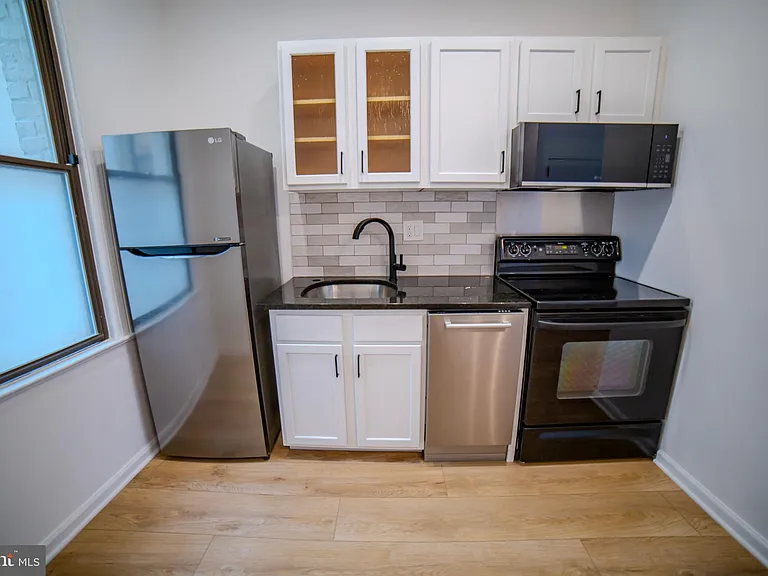 1822 15th St NW #107 — Photo 4