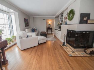 612 E Hampton Rd, Whitefish Bay, WI 53217