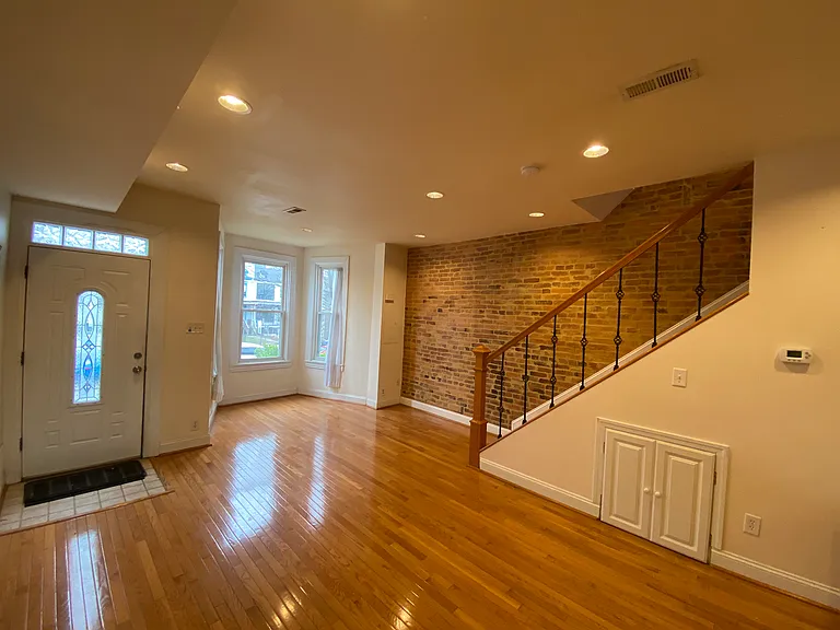 1122 K St NE — Photo 9