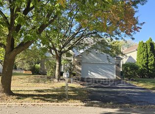 217 Lexington Ct, Grayslake, IL