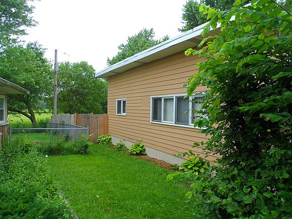 2nd image of 319 Wildwood Dr