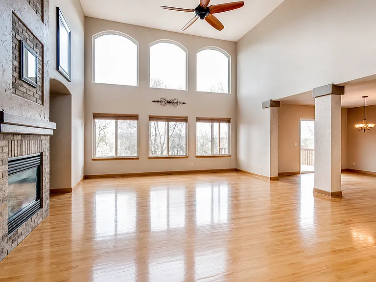 9865 Glenstone Trl — Photo 3