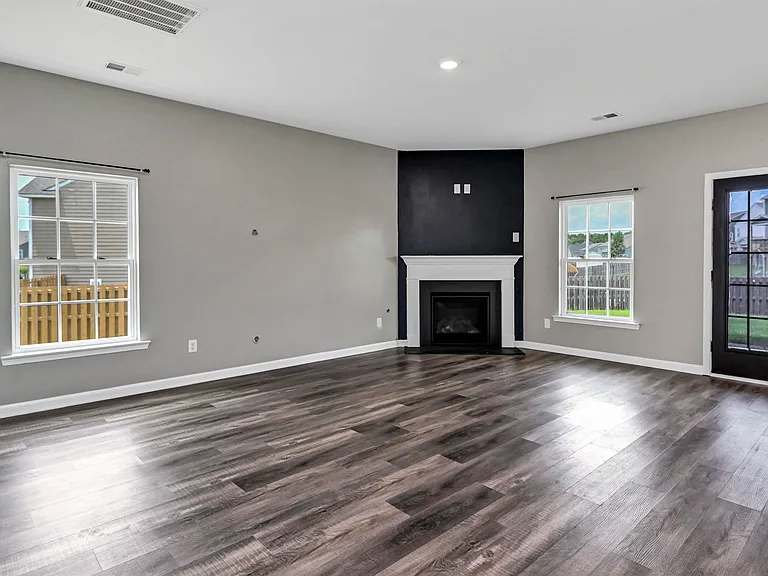 414 Tulip Way — Photo 10