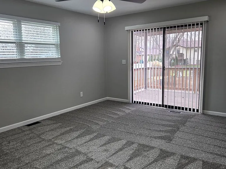 803 Monterey Dr — Photo 13