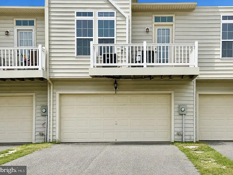 412 S Greenberry Ln — Photo 2
