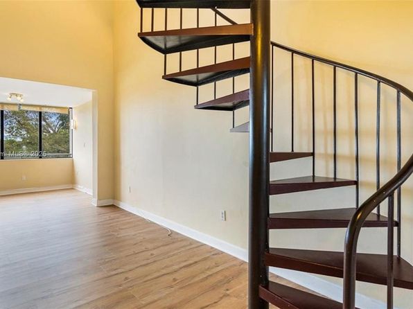 8215 SW 152nd Ave APT 411