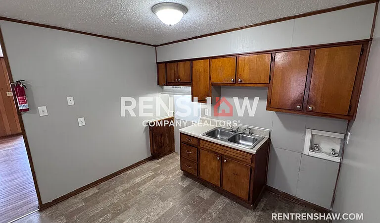 92 Navy Dr E — Photo 5