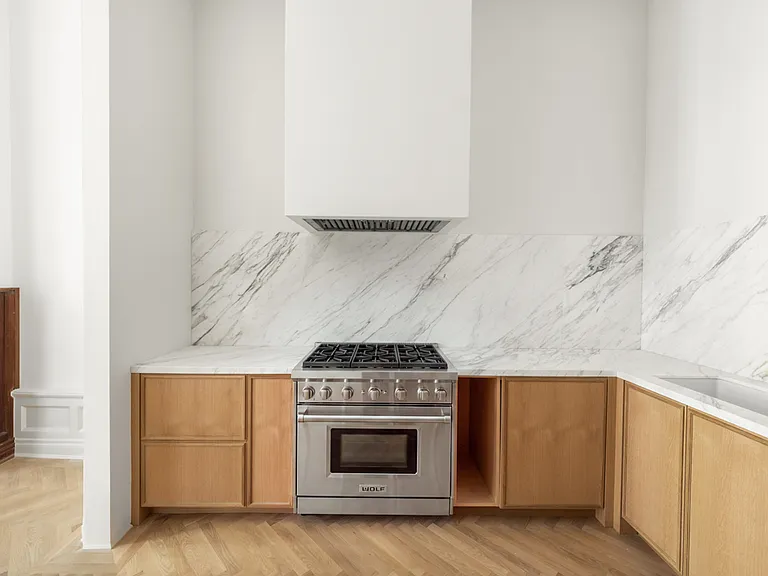 33 W 74th St #1 — Photo 9
