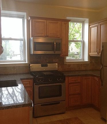 4th image of 479 Bergen Ave #2
