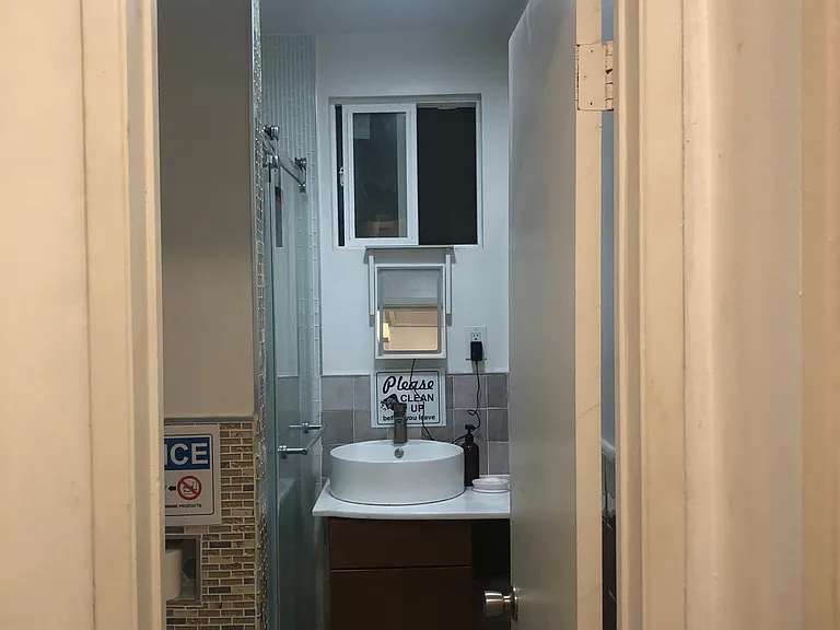 1419 W 2nd St #B — Photo 3