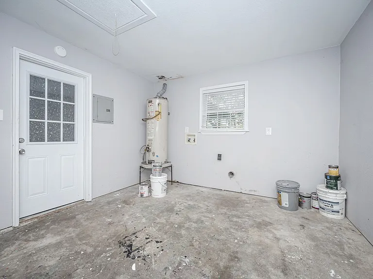 201 Audrey Cir — Photo 34