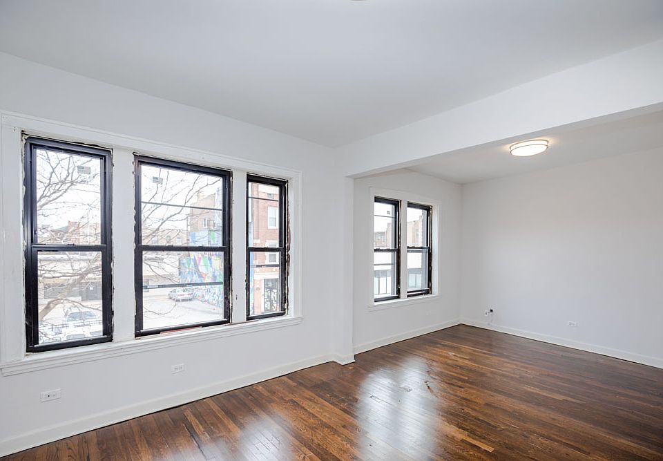 2nd image of 5626 N Clark St APT 2S