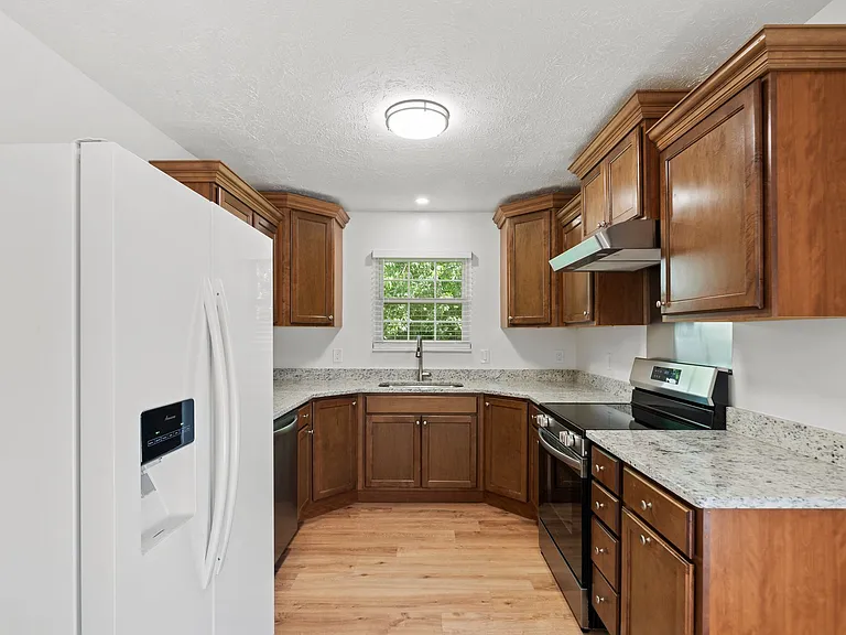 599 Buckingham Ln — Photo 12
