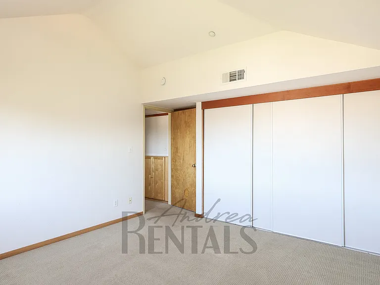1735 Elm St — Photo 6
