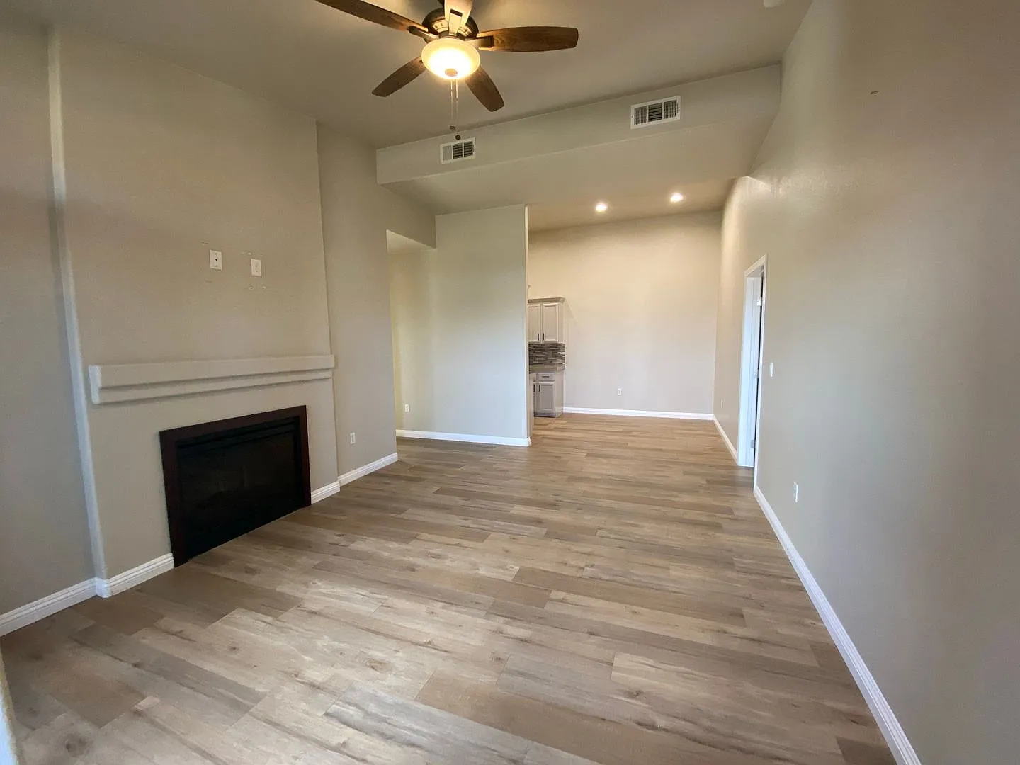 Modern Condo in Gated Community! — Photo 3
