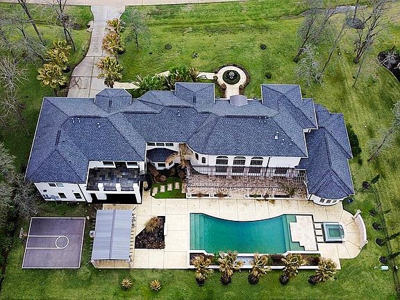 4th image of 410 Royal Lakes Manor Blvd