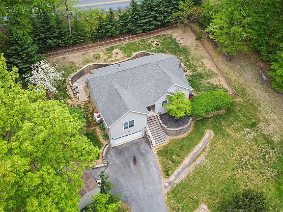 2nd image of 449 Shagbark Ln