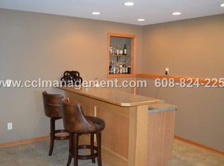 617 Cottage Ct, Cottage Grove, WI 53527