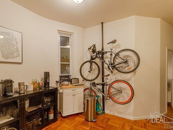 3rd image of 416 Henry St APT 2