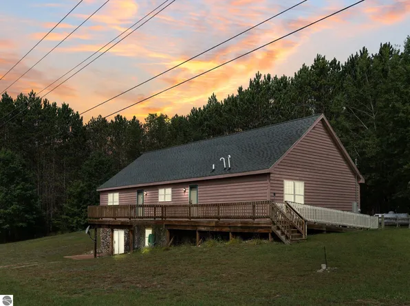 1427 M 72 E, Kalkaska, MI 49646