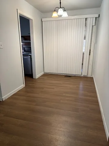 2448 S Victoria Ave — Photo 9