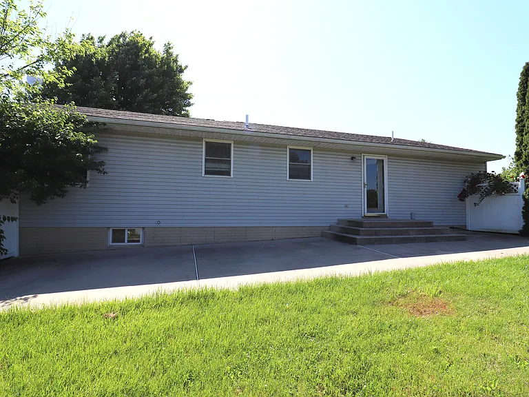 10 Spring House Ln — Photo 21