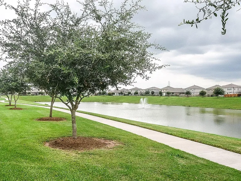 5027 Hickory Deer Ln — Photo 32