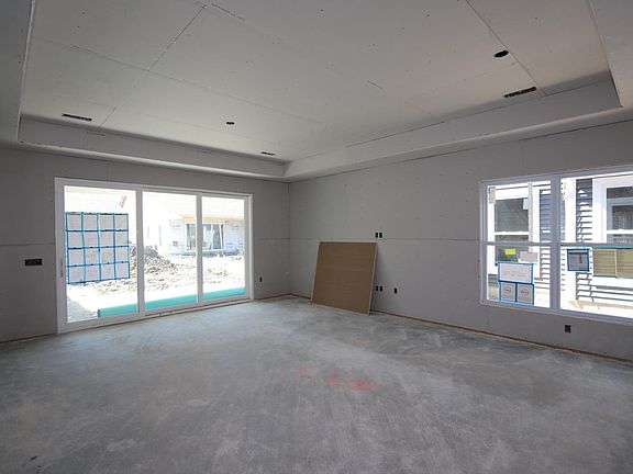 3rd image of 4999 Arena Ct #666
