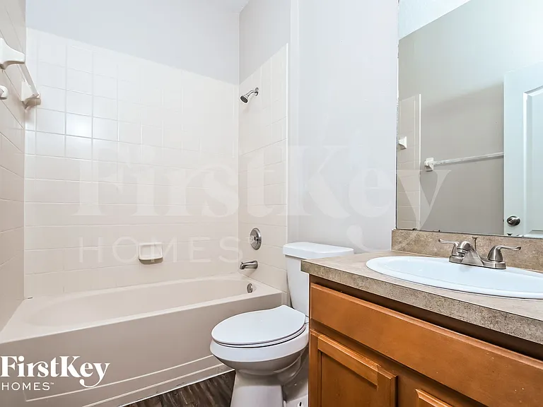 8907 Sandy Plains Dr — Photo 14