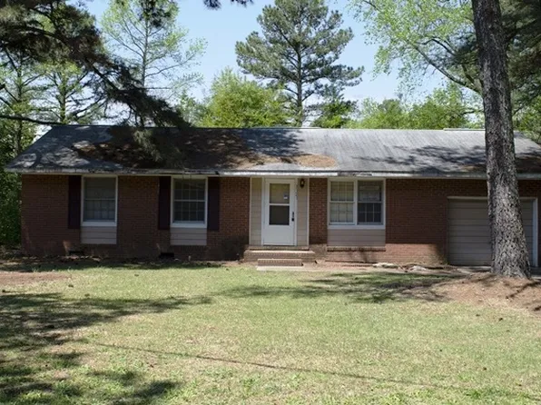 3121 Huntley St, Spring Lake, NC 28390