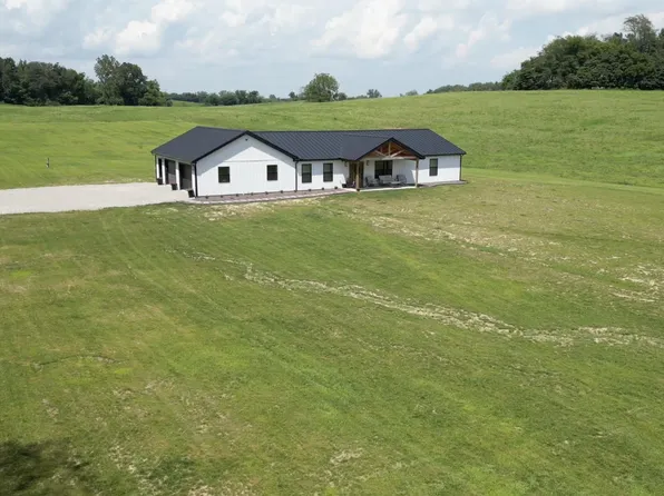 5466 W Schneider Rd, Newburgh, IN 47630
