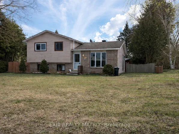 29 Louise Cres, Russell, ON K0A 1W0