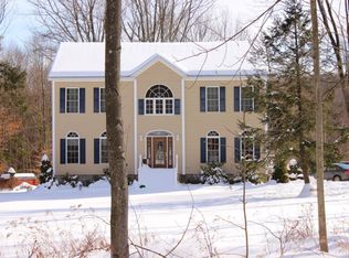 222 Robinson Rd, Newfoundland, PA 18445