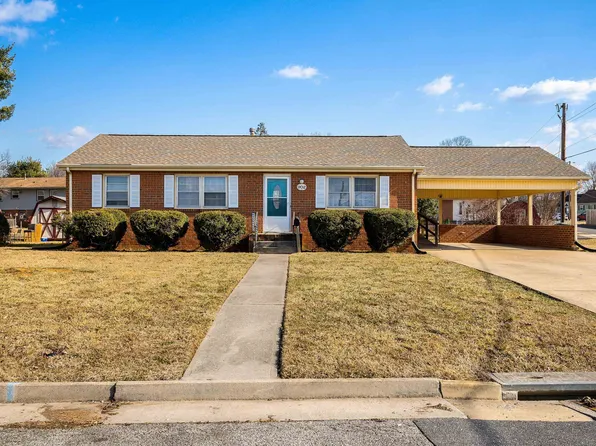 902 Dogwood Cir, Waynesboro, VA 22980