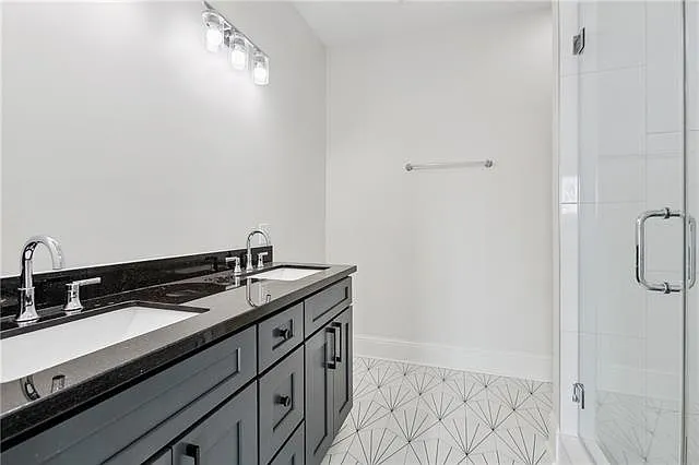 2620 Pauger St — Photo 15