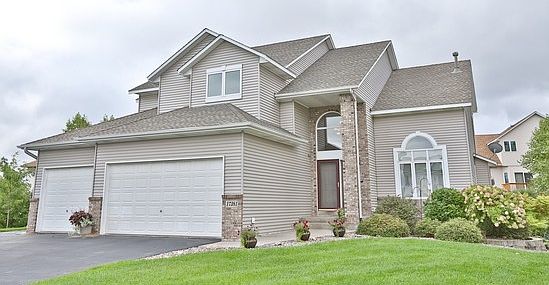 Walkout culdesac 2story!