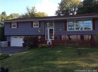42 Buckland Dr, Wolcott, CT 06716