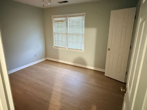 3rd image of 1458 Barton Place Dr