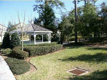 4th image of 804 Carlyle Ln