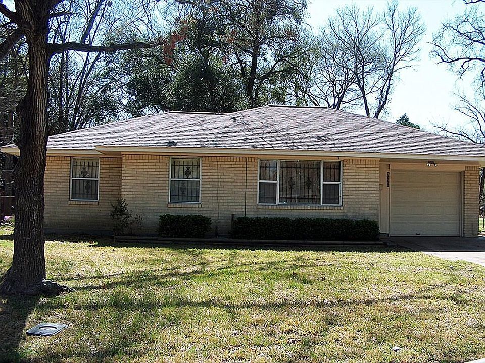 1st image of 4521 De Lange Ln