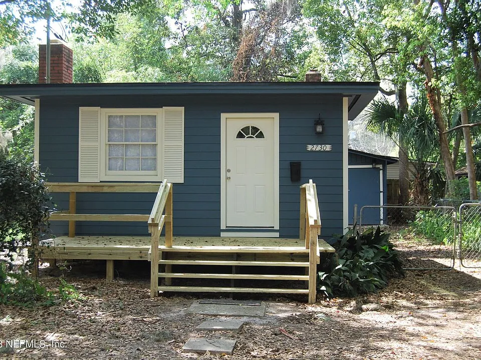 2730 Apache Ave