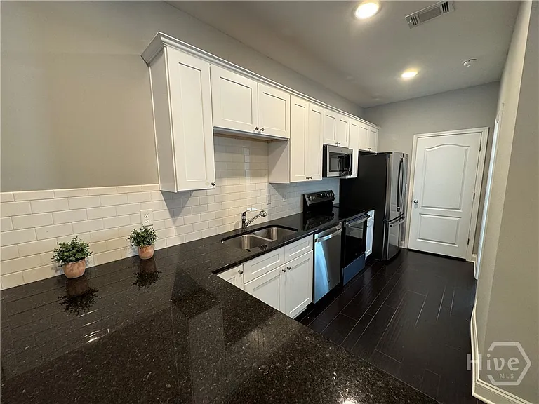 1270 Binghampton Cir — Photo 5
