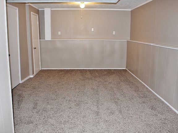 5th image of 815 N Bremerton Dr