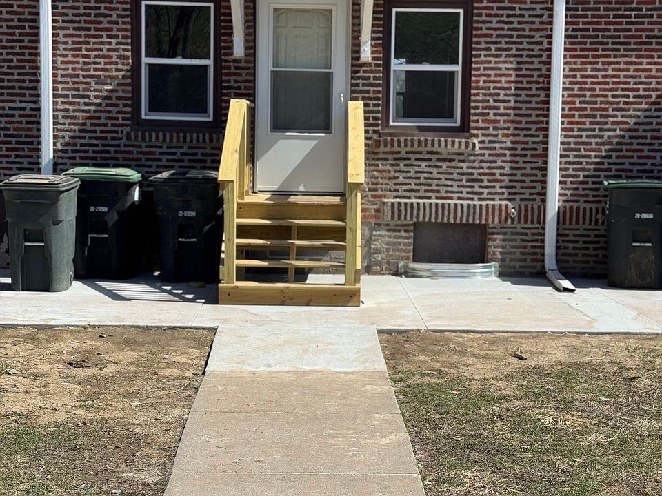 1st image of 1049 S 28th St #1055