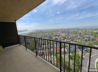200 Winston Dr APT 2517, Cliffside Park, NJ 07010