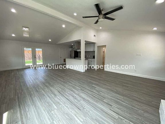 4th image of 3035 Townsend Dr