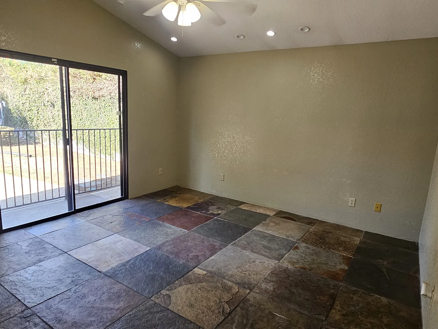 1705 Edgebrook Dr — Photo 4